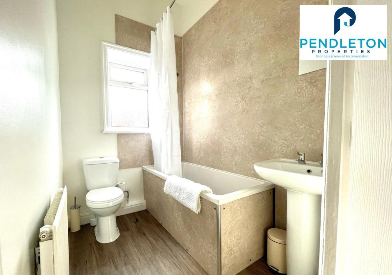 Вилла Modern 3 Bed House With Free Parking And Wi-Fi Престон Экстерьер фото